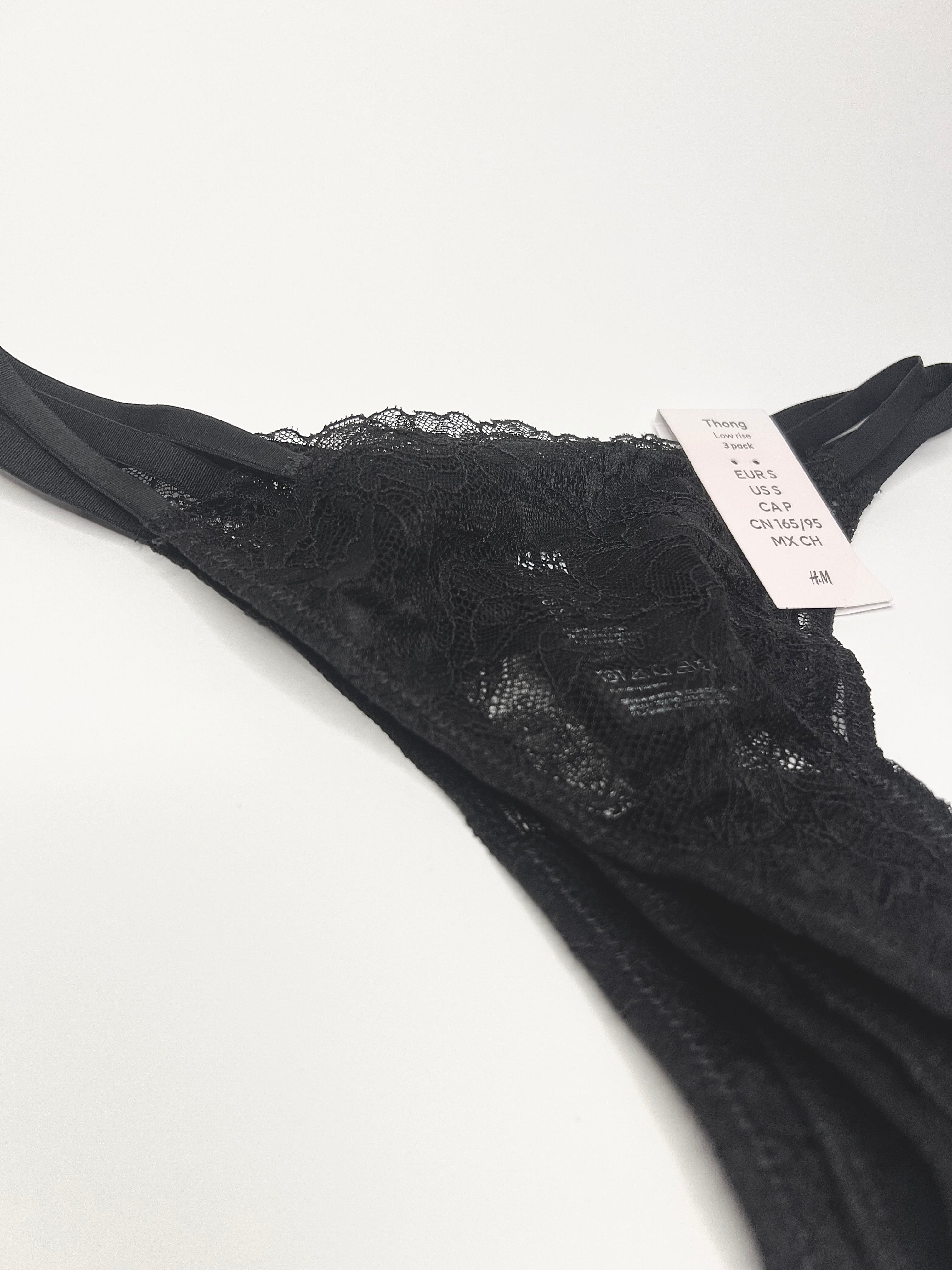 Black Lace V-string - 3 Pack